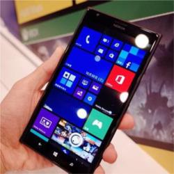 微軟服軟谷歌？Windows Phone未來或?qū)⒓嫒軦ndroid